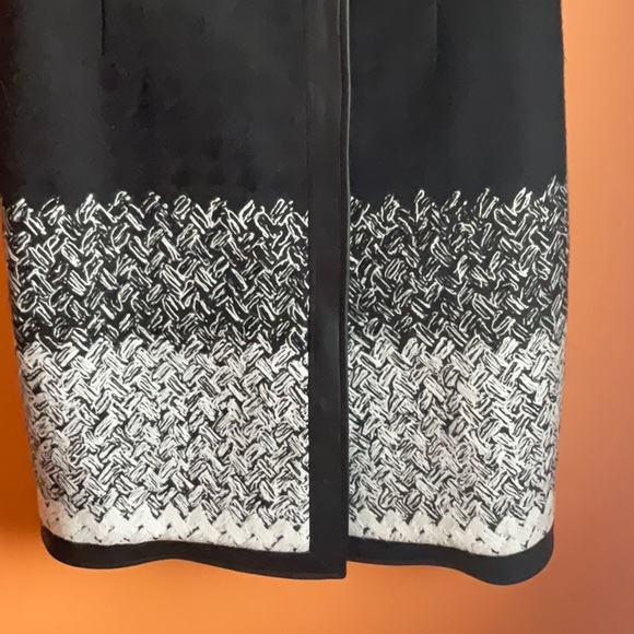 BCBGMAXAZRIA Black and White Coat Vest sz M - Picture 3 of 9